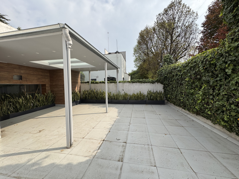 imponete casa en venta con uso de suelo - reforma - lomas de chapultepec 