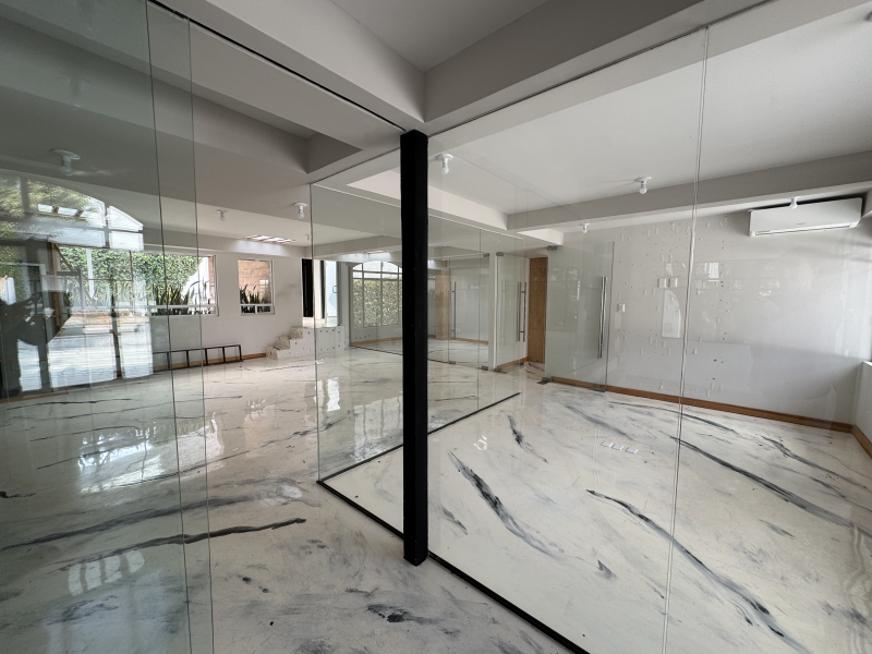 imponete casa en venta con uso de suelo - reforma - lomas de chapultepec 