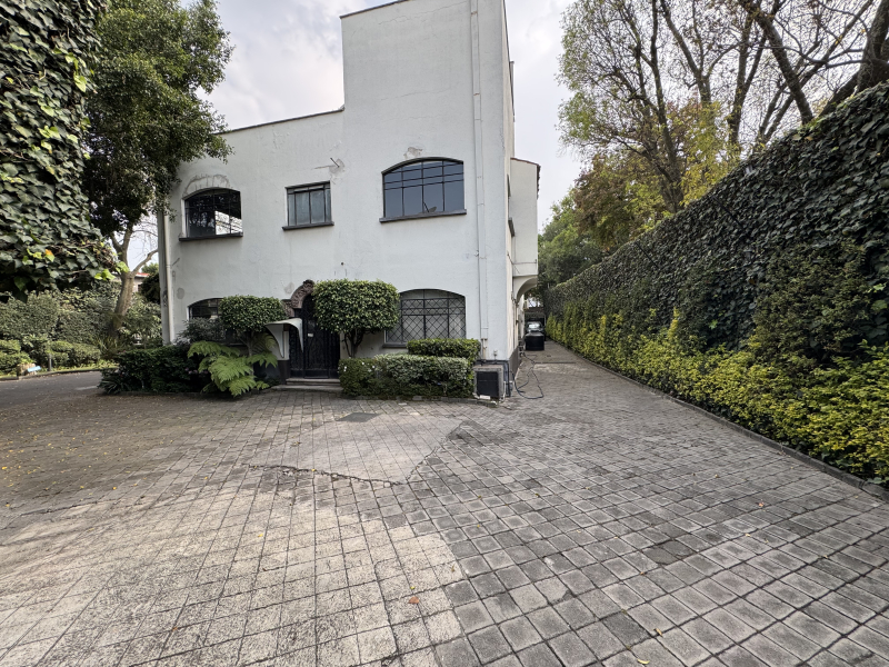 imponete casa en venta con uso de suelo - reforma - lomas de chapultepec 