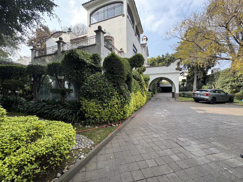 imponete casa en renta con uso de suelo - reforma - lomas de chapultepec 