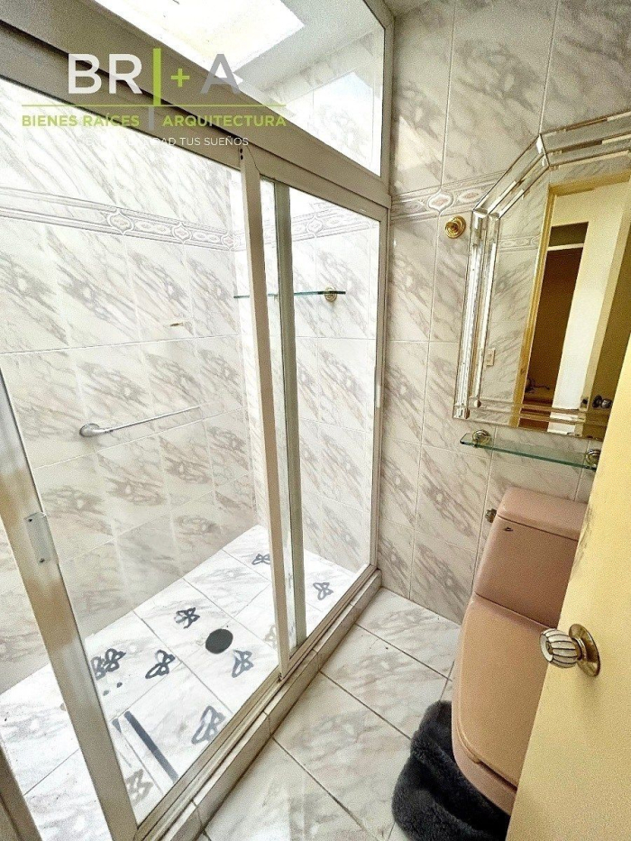 CASA En VENTA En BOSQUES De Las LOMAS.