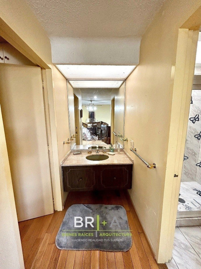 CASA En VENTA En BOSQUES De Las LOMAS.