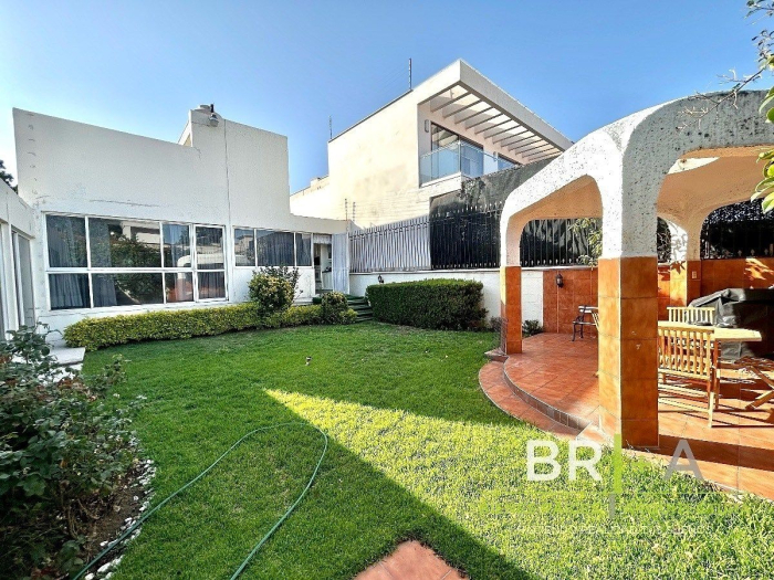 CASA En VENTA En BOSQUES De Las LOMAS.