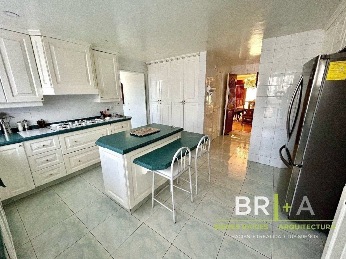 CASA En VENTA En BOSQUES De Las LOMAS.