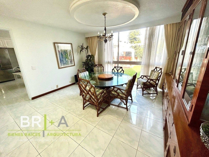 CASA En VENTA En BOSQUES De Las LOMAS.