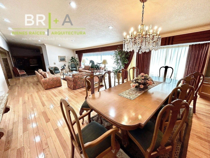 CASA En VENTA En BOSQUES De Las LOMAS.