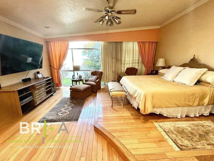 CASA En VENTA En BOSQUES De Las LOMAS.