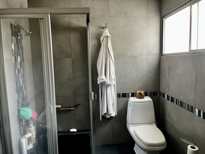 vendo casa con jardín en colón echegaray