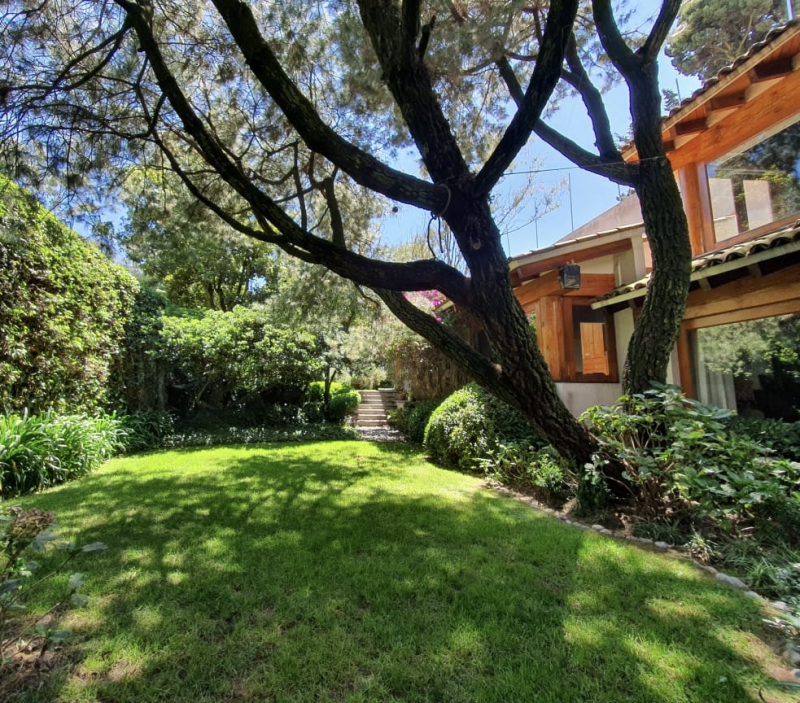 Casa En Venta En Paseo De Las Lomas, En Fraccionamiento Cerrado