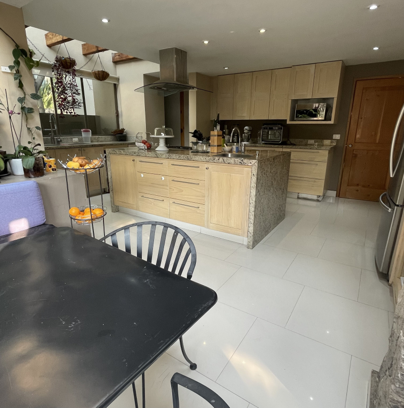 Casa En Venta En Paseo De Las Lomas, En Fraccionamiento Cerrado