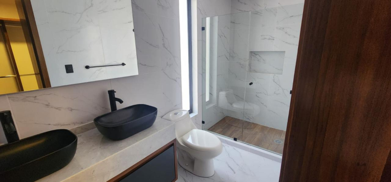 Casa En Venta En Residencial Lago Esmeralda