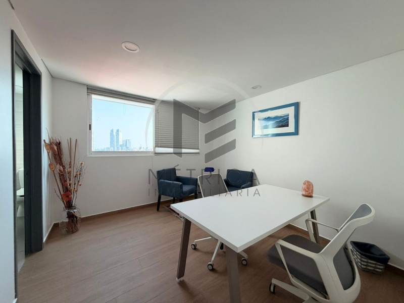 oficina en renta semi amueblada en lomas del chamizal