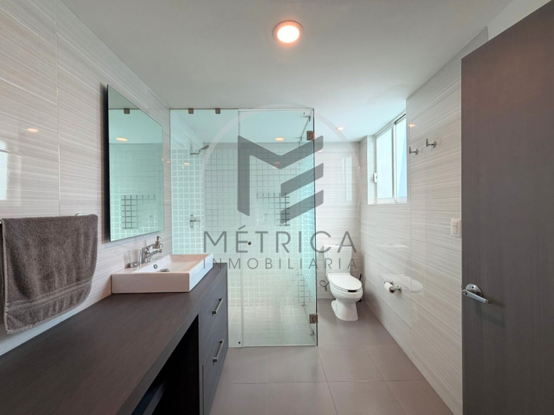 oficina en renta semi amueblada en lomas del chamizal