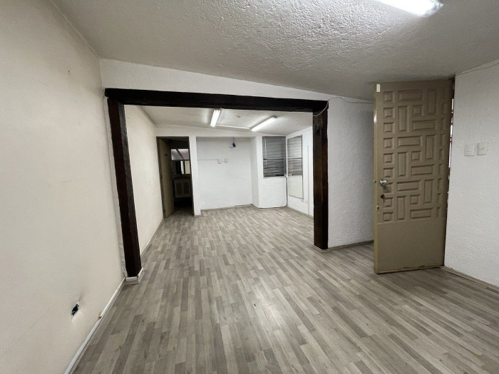 casa con uso de suelo en renta excelente ubicación