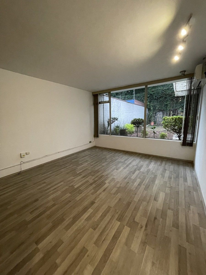 casa con uso de suelo en renta excelente ubicación