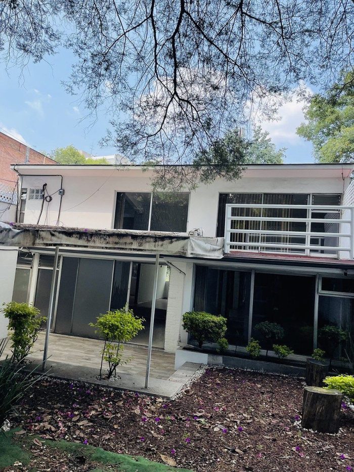 casa con uso de suelo en renta excelente ubicación