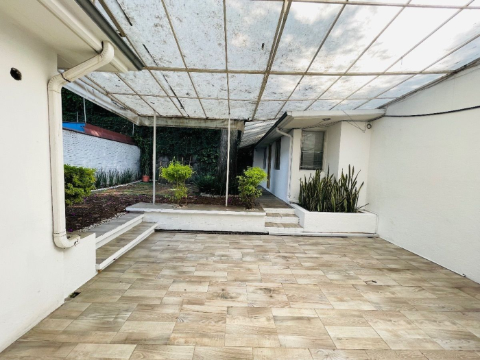 casa con us de suelo en venta muy bien ubicada
