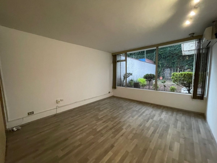 casa con us de suelo en venta muy bien ubicada