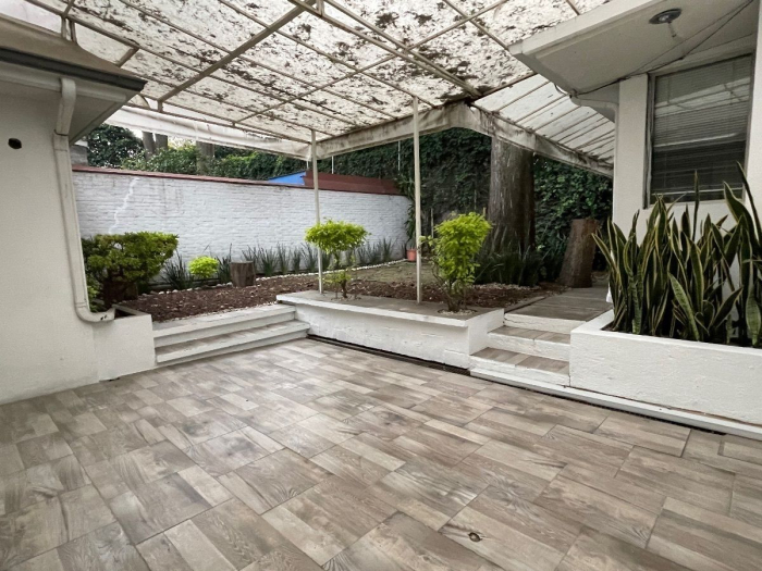 casa con us de suelo en venta muy bien ubicada