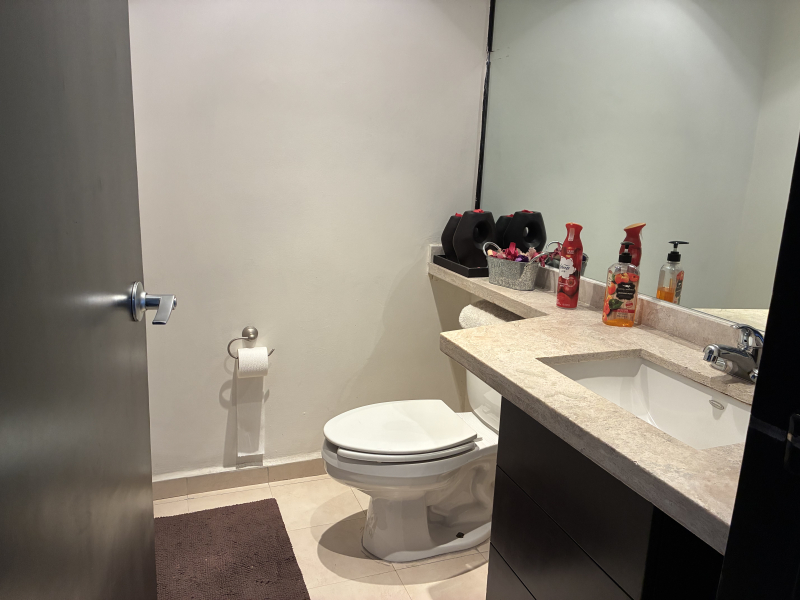 Departamento En Venta En Hacienda De Las Palmas