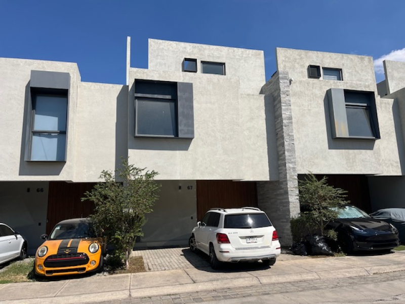 Casa En Condominio En Renta En Altavista Residencial