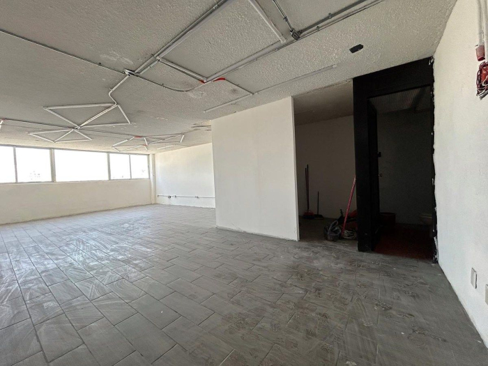 OFICINA EN VENTA EXCELENTE UBICACI�?N