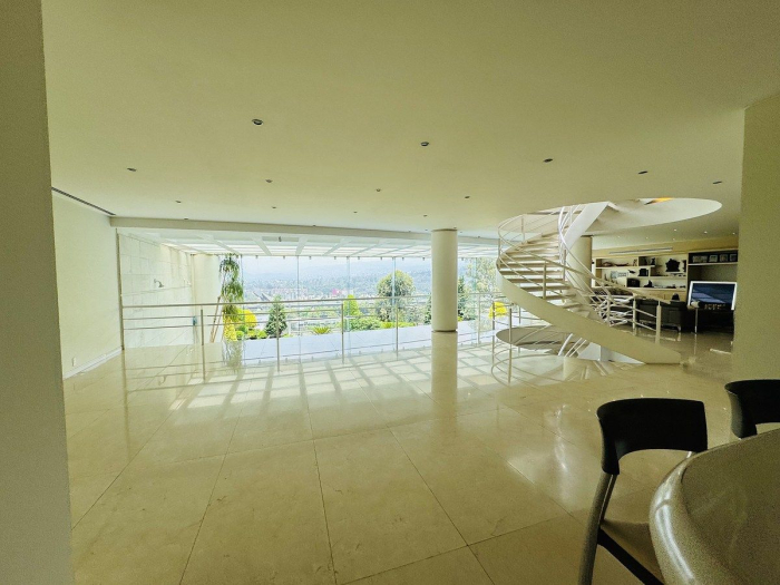 extraordinaria casa en venta en jardines del pedregal con seguridad
