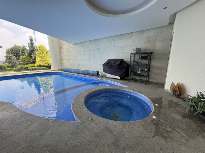 extraordinaria casa en venta en jardines del pedregal con seguridad