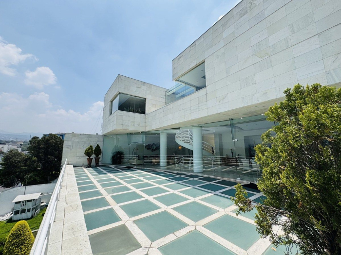 extraordinaria casa en venta en jardines del pedregal con seguridad