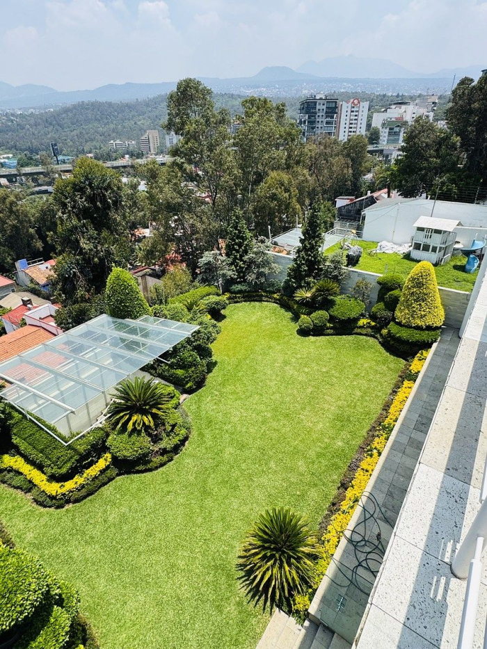 extraordinaria casa en venta en jardines del pedregal con seguridad