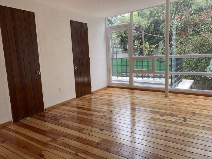 casa remodelada totalmente con gran ubicación.