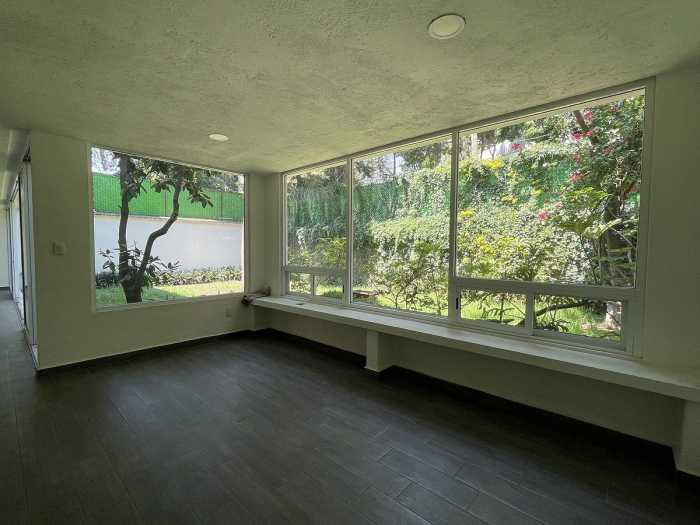 casa remodelada totalmente con gran ubicación.