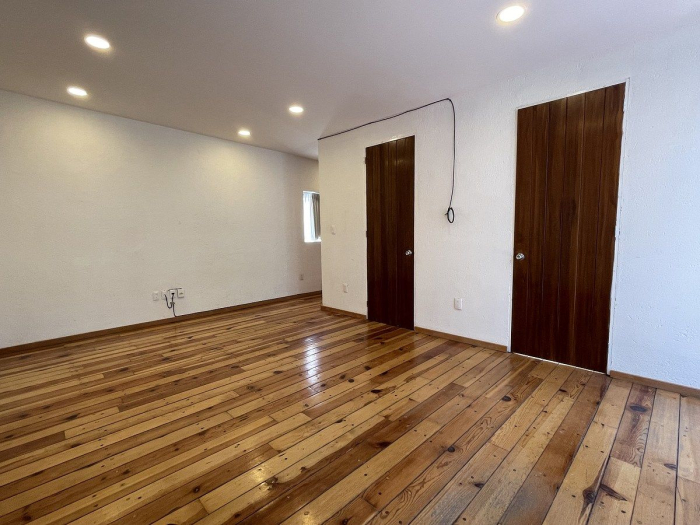 casa remodelada totalmente con gran ubicación.