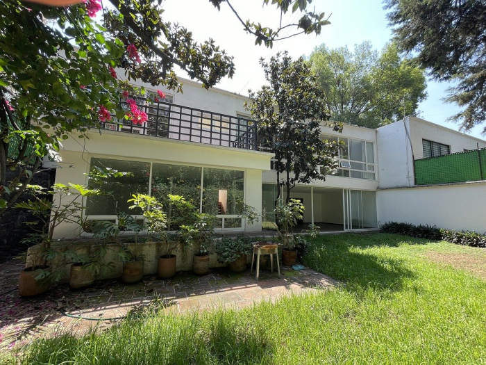 casa remodelada totalmente con gran ubicación.