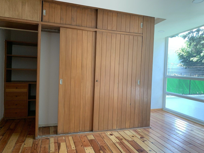 casa remodelada totalmente con gran ubicación.