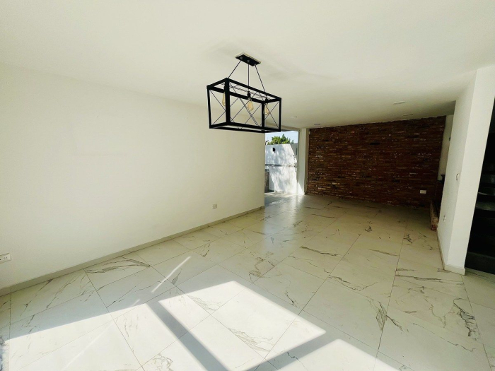 vendo casa remodelada, en privada, doble terraza, en el corazón de cd. satélite