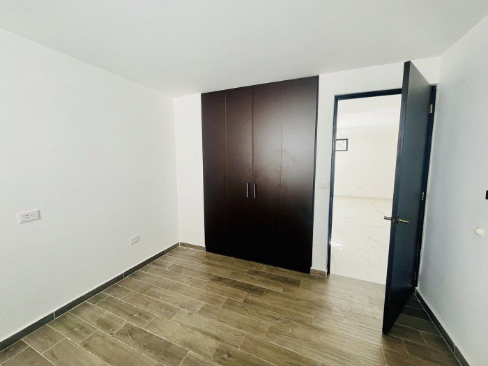 vendo casa remodelada, en privada, doble terraza, en el corazón de cd. satélite