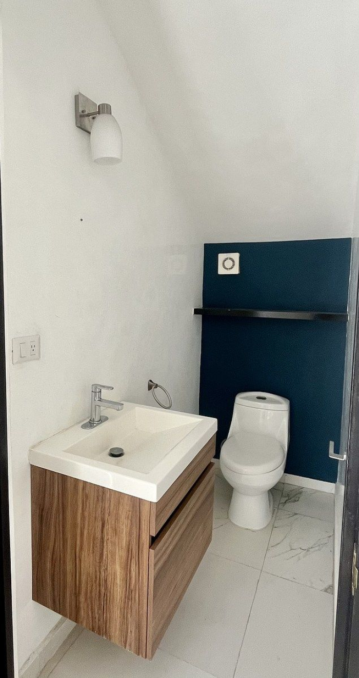 vendo casa remodelada, en privada, doble terraza, en el corazón de cd. satélite