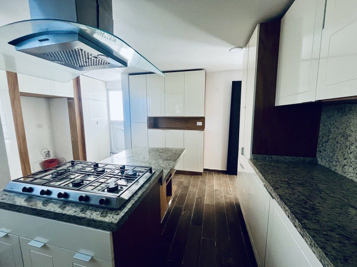 vendo casa remodelada, en privada, doble terraza, en el corazón de cd. satélite