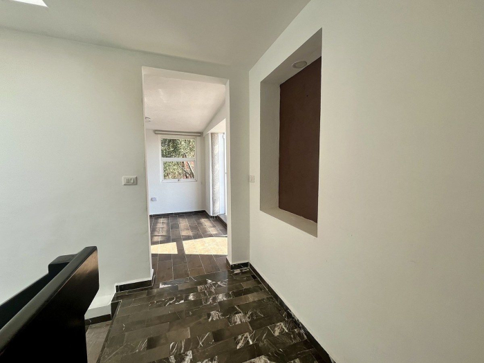 vendo casa remodelada, en privada, doble terraza, en el corazón de cd. satélite