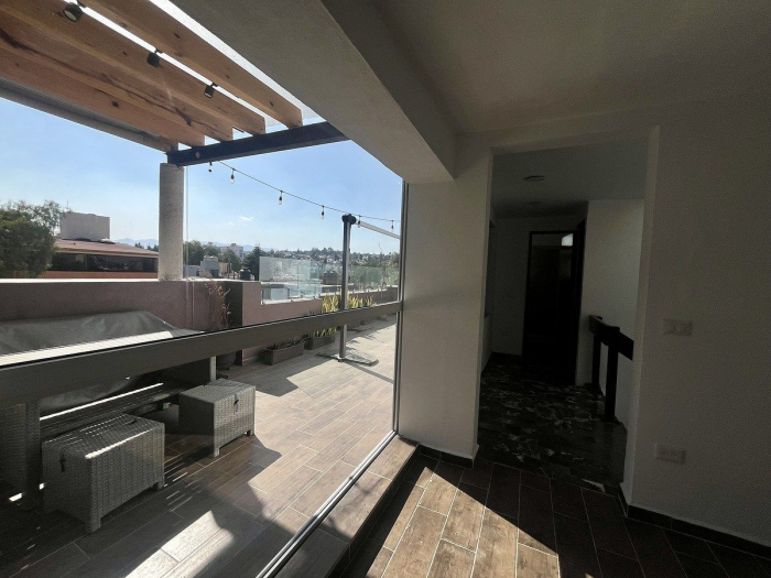 vendo casa remodelada, en privada, doble terraza, en el corazón de cd. satélite