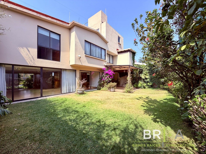 casa en venta en herradura en calle cerrada