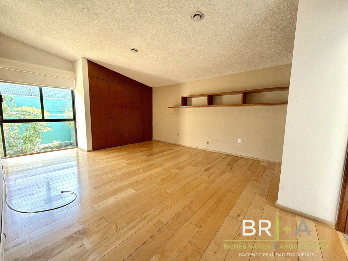 casa en venta en herradura en calle cerrada