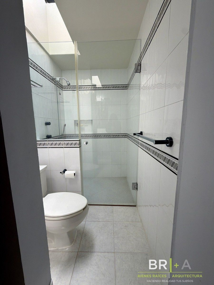 casa en venta en herradura en calle cerrada