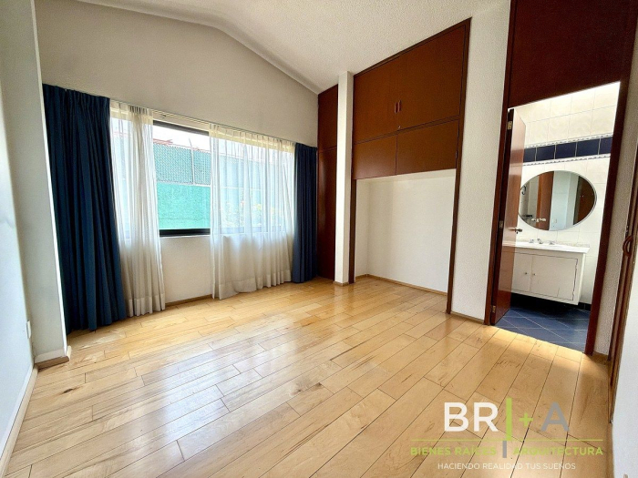 casa en venta en herradura en calle cerrada