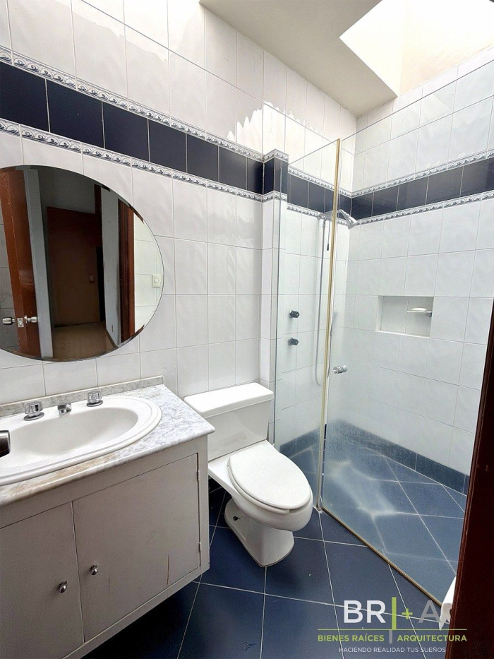 casa en venta en herradura en calle cerrada