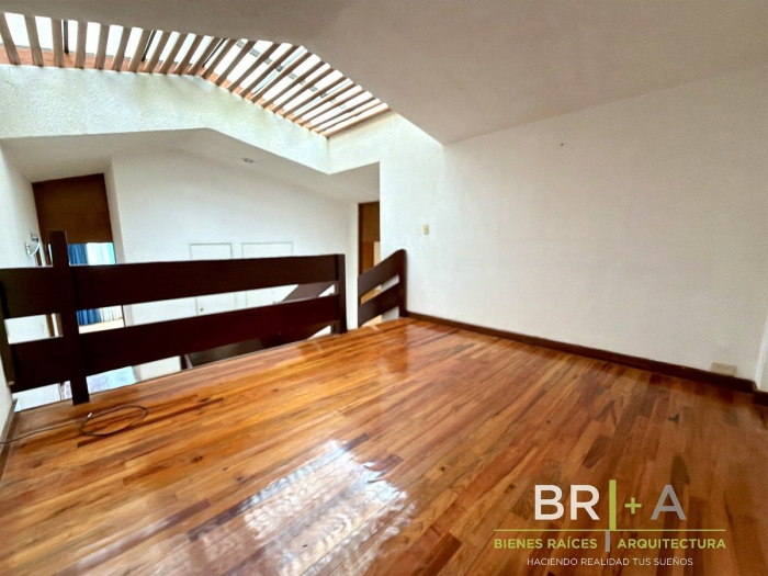 casa en venta en herradura en calle cerrada
