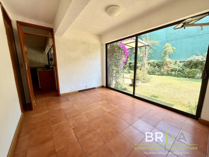 casa en venta en herradura en calle cerrada