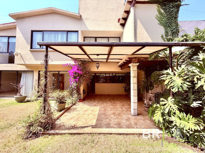 casa en venta en herradura en calle cerrada