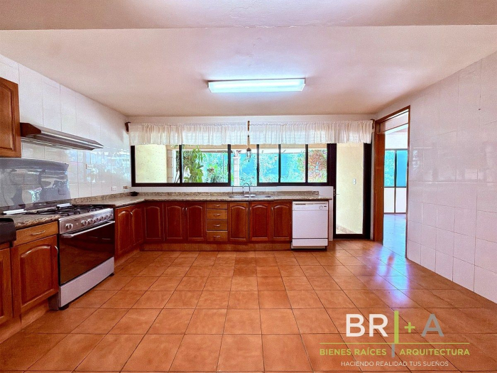 casa en venta en herradura en calle cerrada